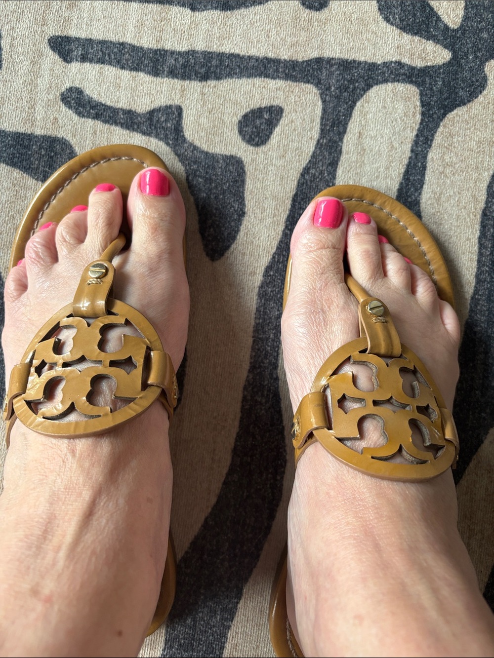 Tory Burch Miller sandals tan color cachets Patent Leather FAIR 7 - Picture 2 of 10